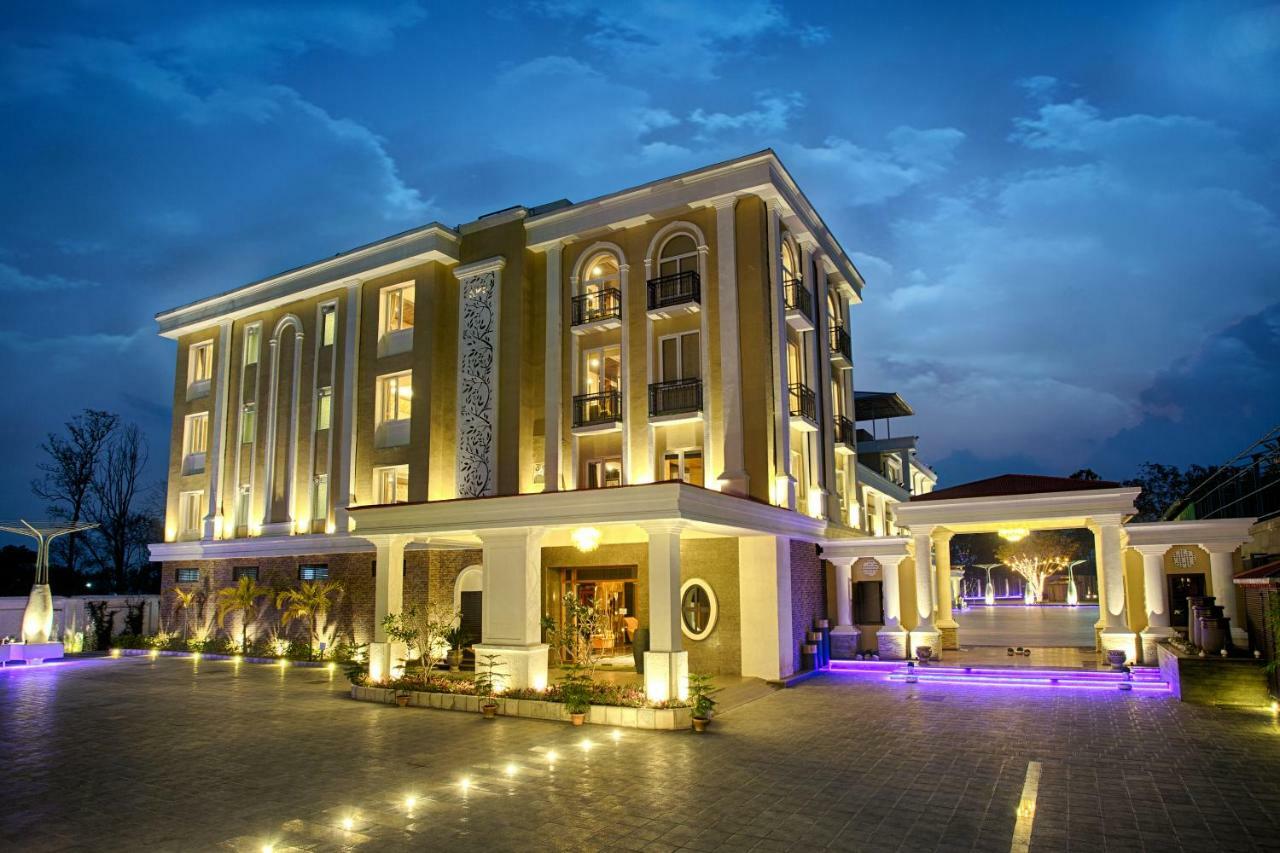 Four Vedas Hotel & Resort Siliguri Extérieur photo