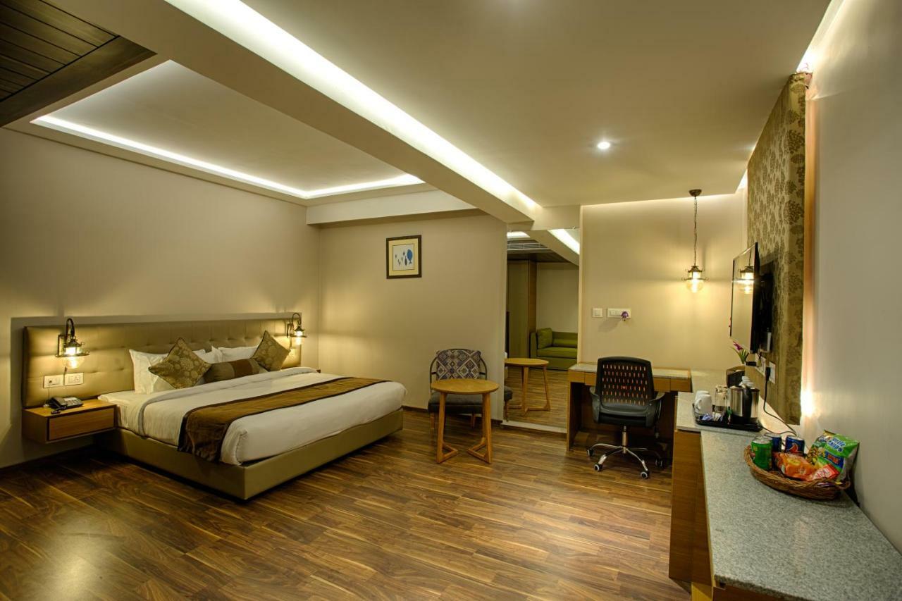 Four Vedas Hotel & Resort Siliguri Extérieur photo