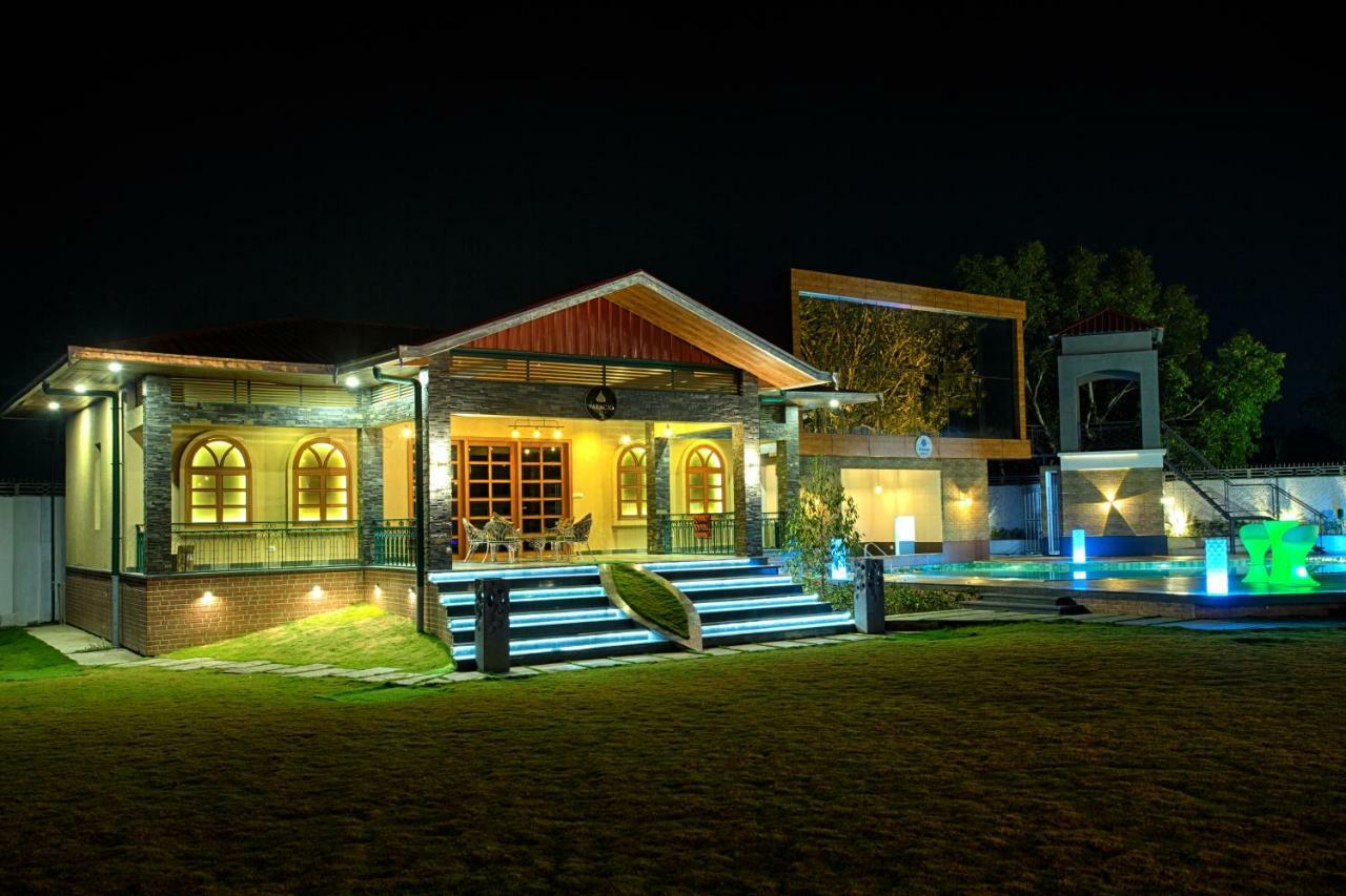 Four Vedas Hotel & Resort Siliguri Extérieur photo