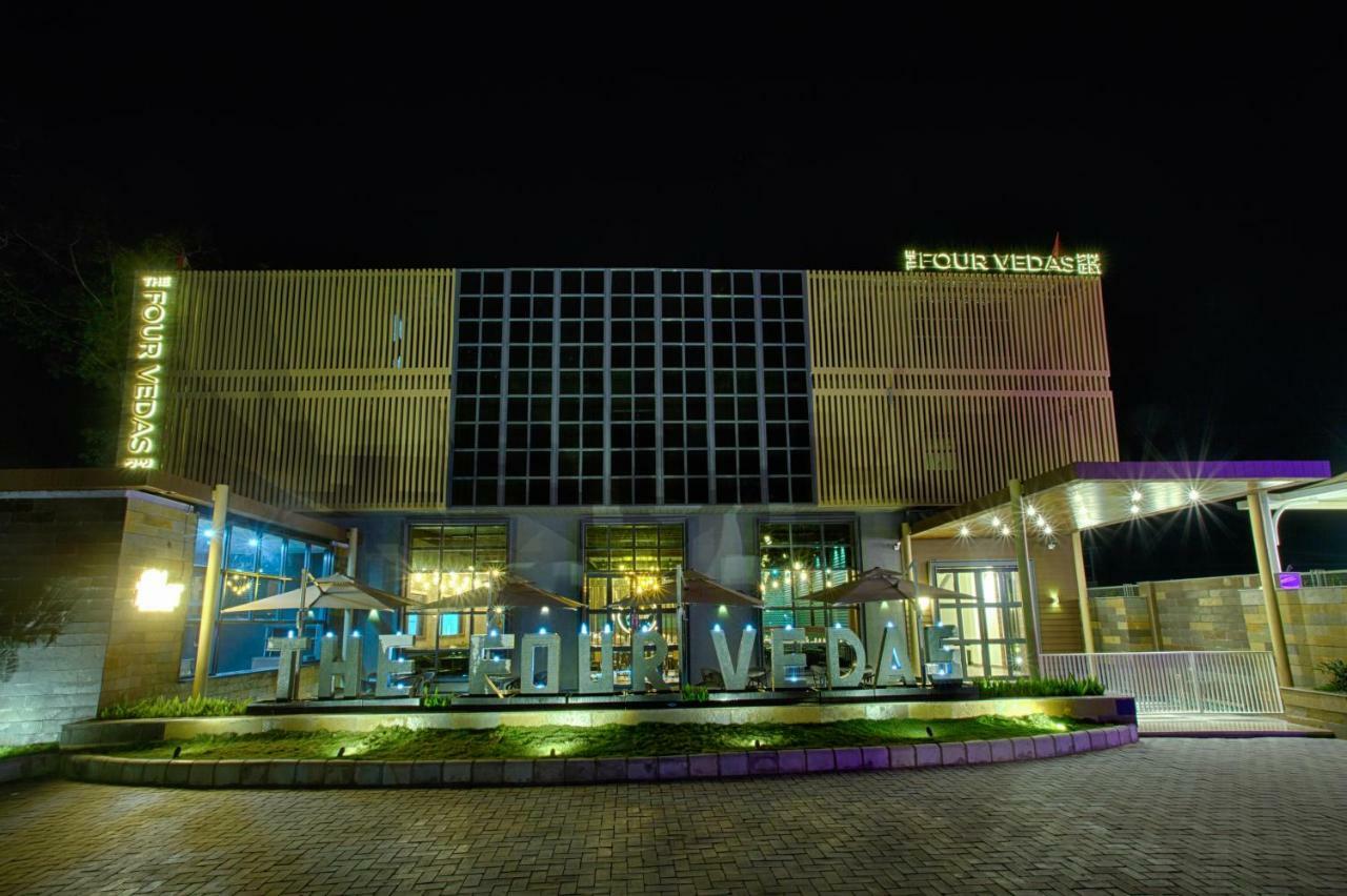 Four Vedas Hotel & Resort Siliguri Extérieur photo